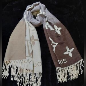 Brand New Tan/Cream Winter Scarf